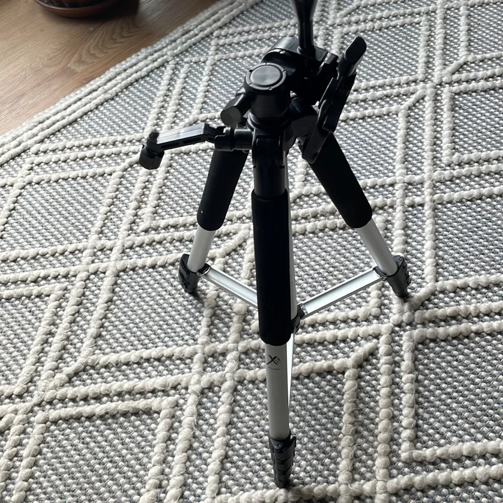 Xit, xt57trs pro series tripod, 3 levels to go to 50 in